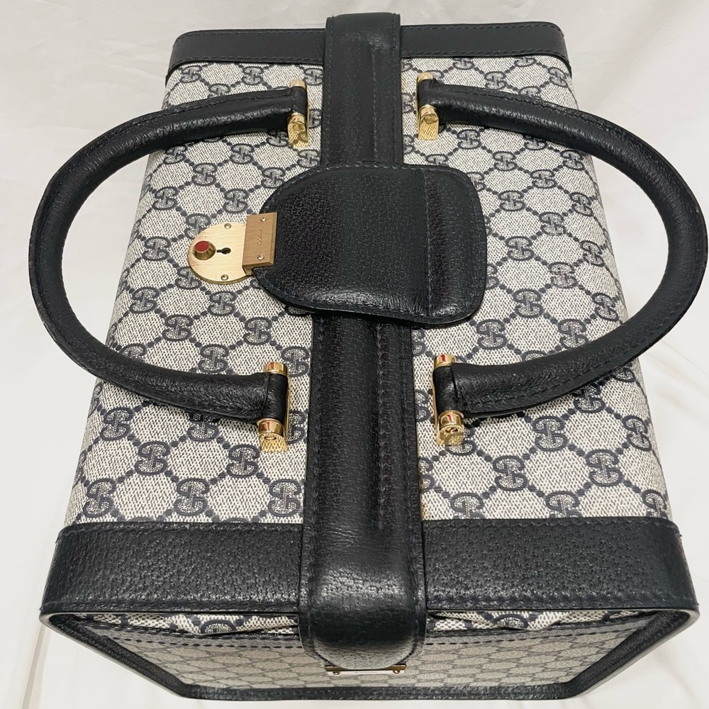 RARE GUCCI Vintage Navy Monogram Leather Canvas Top Handle Structured Train Case - Picture 6 of 15